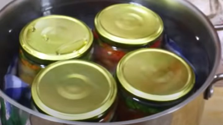 Zavařené papriky na zimu s česnekem