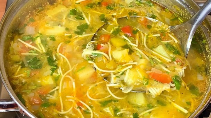 Poctivá zeleninová polévka se smetanou