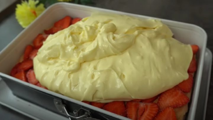 Rychlé jahodové řezy s pudinkem