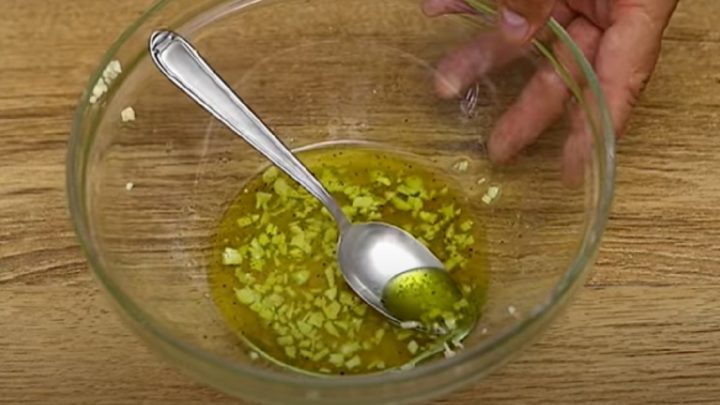 Pečené papriky v česnekové marinádě