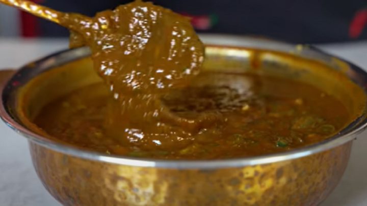 Gruzínská rajčatová omáčka s bylinkami