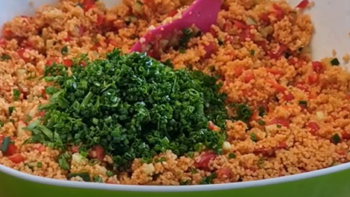 Kuskusový salát se zeleninou a bylinkami