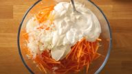 Domácí Coleslaw se zakysanou smetanou