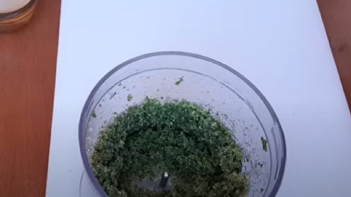 Mátový cukr jen ze 2 ingrediencí