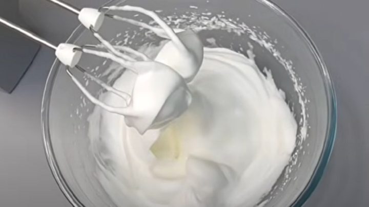 Křehké cukrářské piškoty s vanilkou