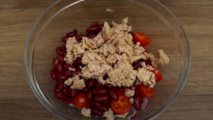 Rychlý těstovinový salát s tuňákem