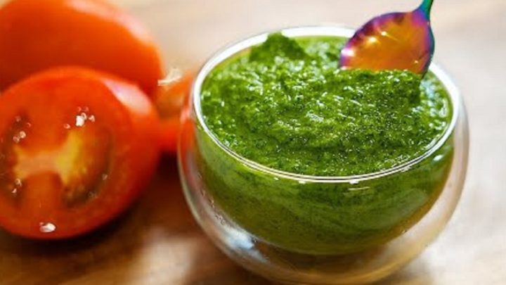 Rychlé bylinkové pesto s česnekem