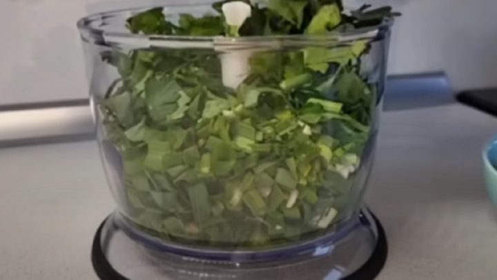 Bylinkové pesto s medem a citronem