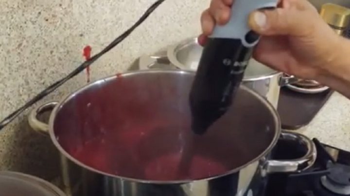 Domácí třešňový sirup bez vypeckování