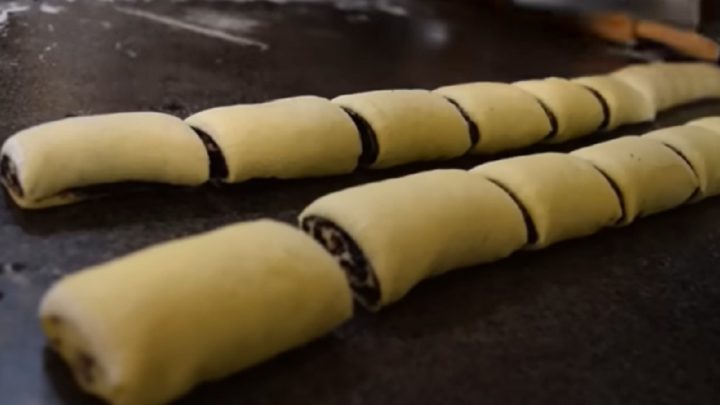 Makové mini záviny z kynutého těsta