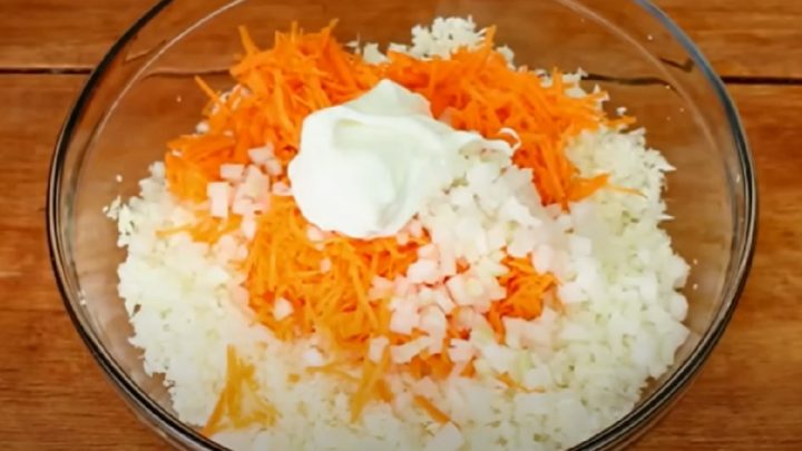 Rychlý salát Coleslaw s citronovou majonézou