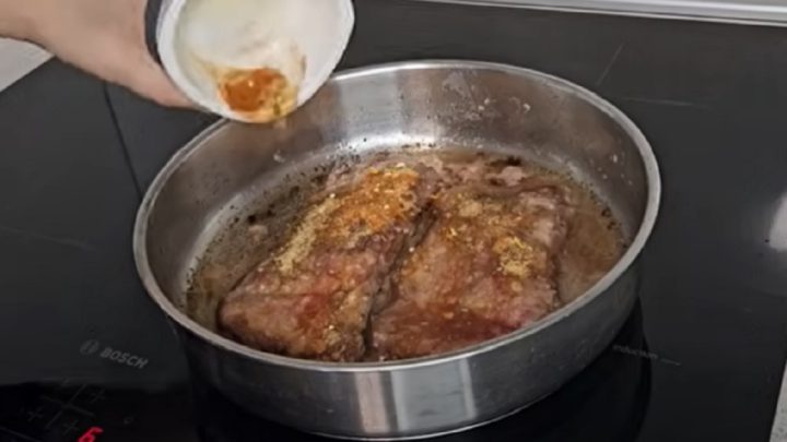 Hovězí plátky ve vlastní šťávě s petrželkou