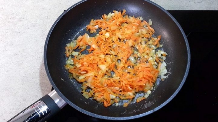 Zdravá drožďová pomazánka s mrkví