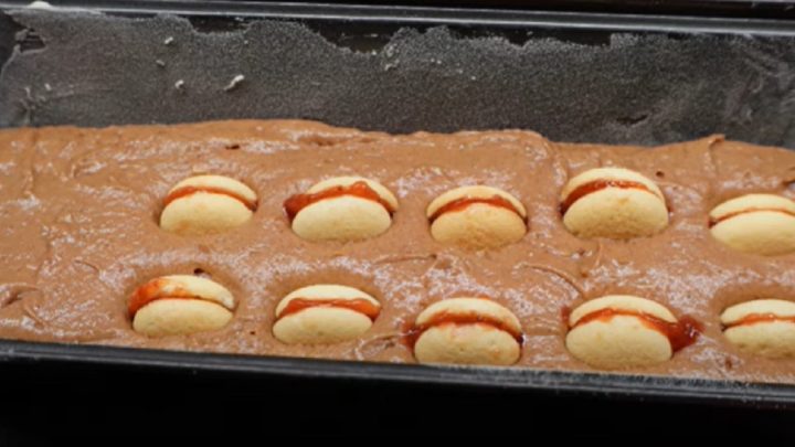 Kočičí oči s piškoty a marmeládou