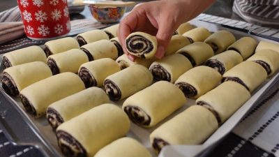 Makové mini záviny z kynutého těsta