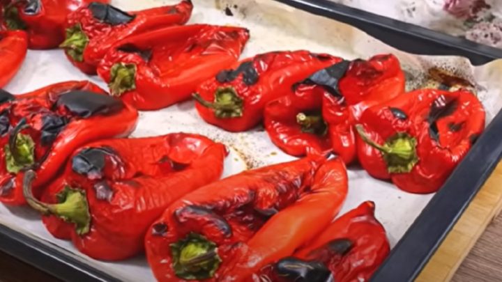 Pečené papriky s česnekem a petrželkou