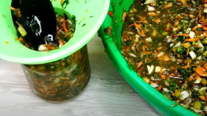 Polévkové koření do skla s rajčaty