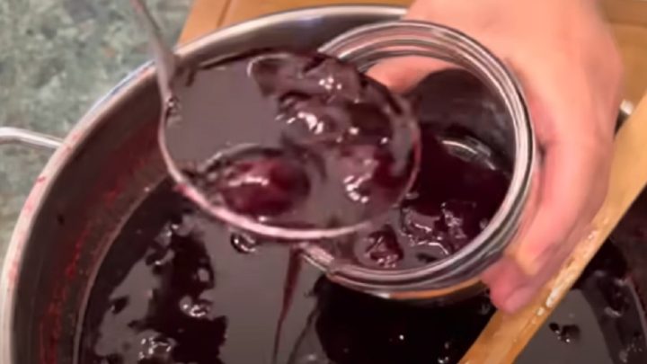 Královský třešňový džem jen ze 2 ingrediencí