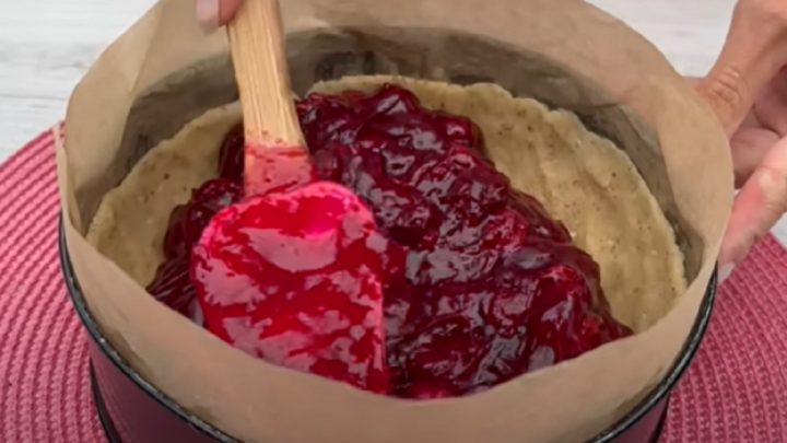 Dort s třešňovou náplní a tvarohem