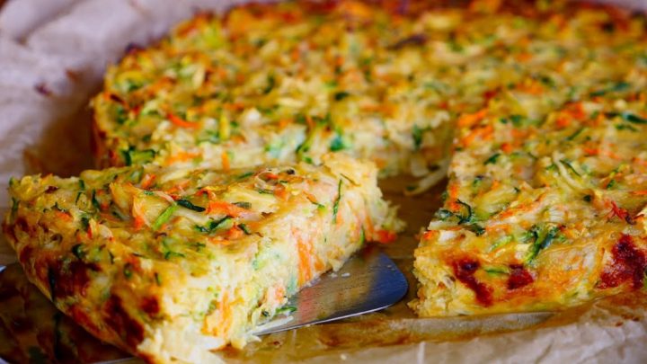 Cuketový koláč s mrkví a bylinkami Cuketový koláč s mrkví a bylinkami