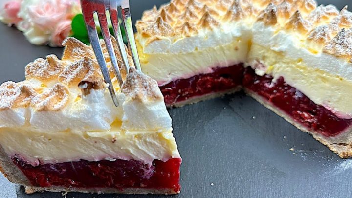 Dort s třešňovou náplní a tvarohem