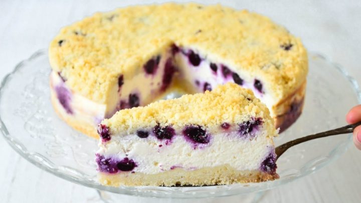 Koláč s tvarohovou náplní a ovocem