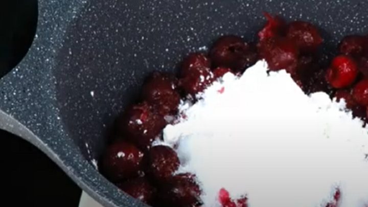 Hustá třešňová náplň do buchet a koláčů