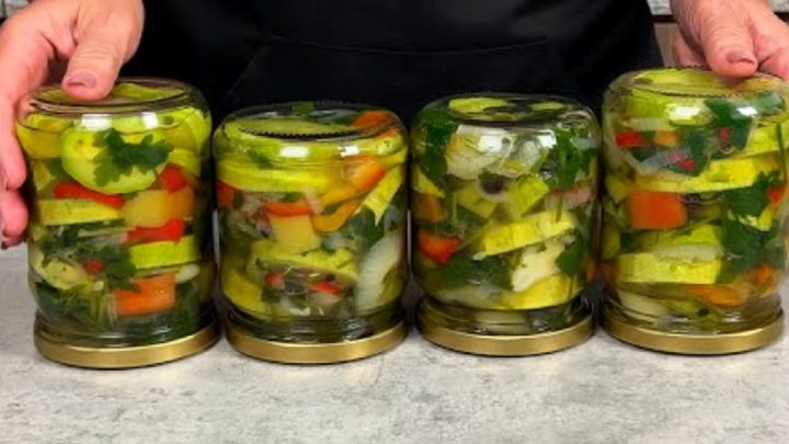 Nakládané cukety na zimu s petrželkou