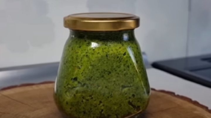 Bylinkové pesto s medem a citronem