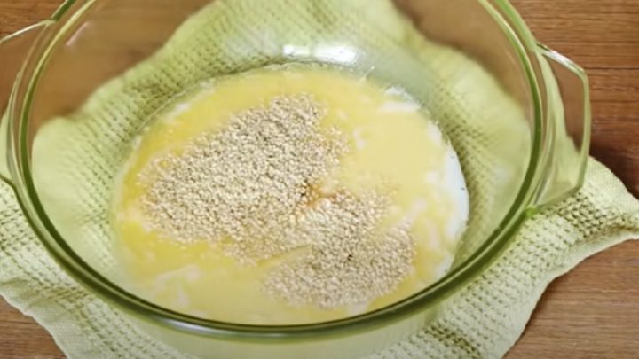 Tyčinky s jarní cibulkou a sezamem