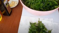 Petrželkové pesto s česnekem