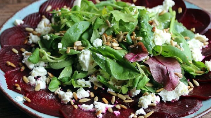 Carpaccio z řepy se salátem a fetou