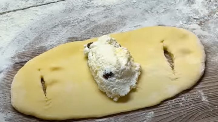 Šátečky s tvarohovou náplní a rozinkami