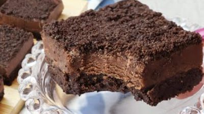 Nepečené řezy s čokoládou a karamelem