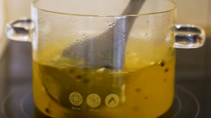 Nakládané okurky s chilli a koprem