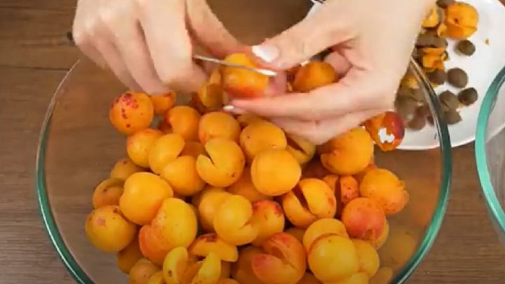 Meruňková marmeláda s pomerančem