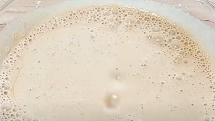 Bábovka s čokoládovou polevou