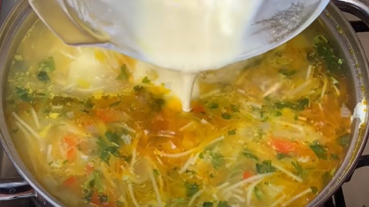 Poctivá zeleninová polévka se smetanou