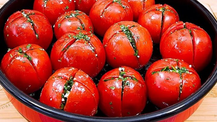 Pečená rajčata s petrželkou a česnekem