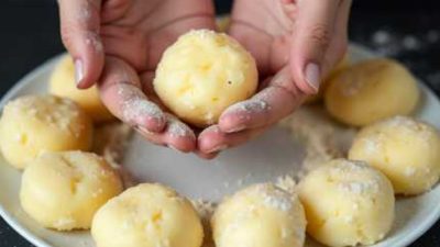 Smažené bramborové placičky s kurkumou