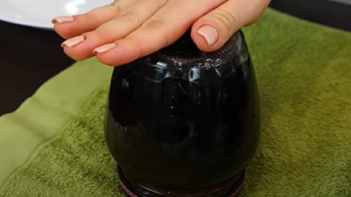 Nakládané švestky ve sladkokyselém nálevu