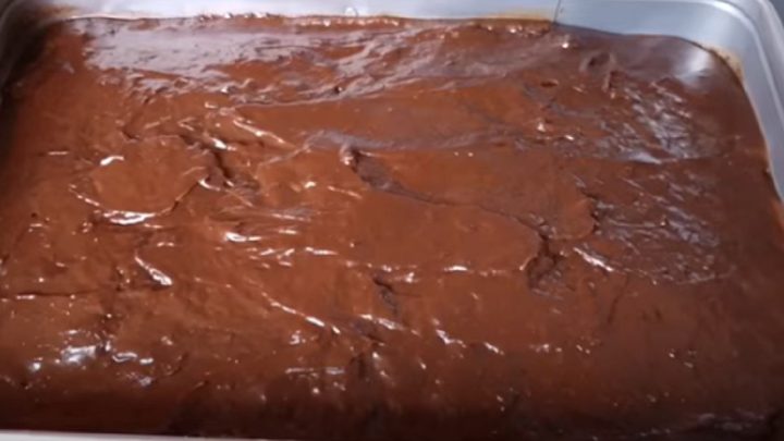 Kávová buchta s čokoládou a kokosem