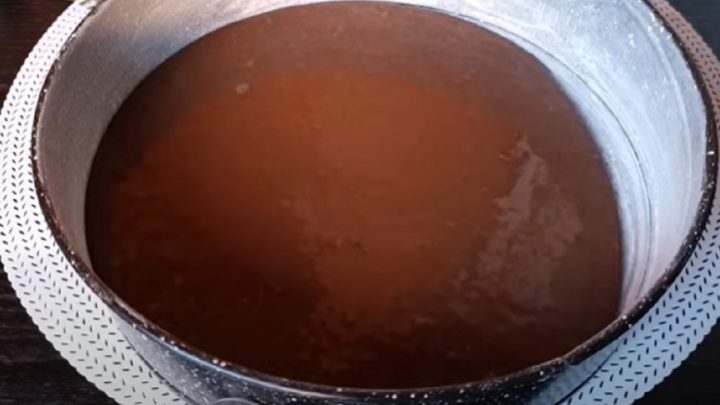 Lžičkový kakaový dort s čokoládou