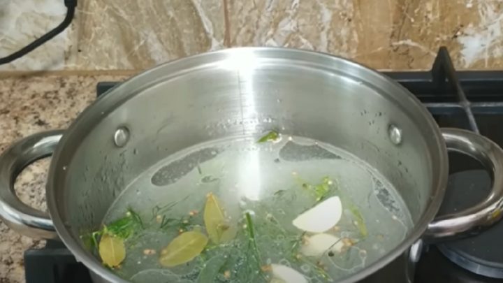 Nakládané mladé zelí s paprikou a česnekem