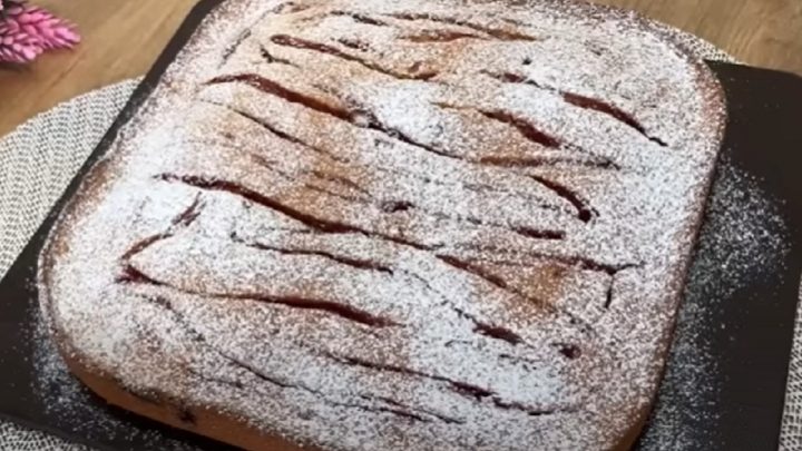 Marmeládová buchta z jogurtového těsta