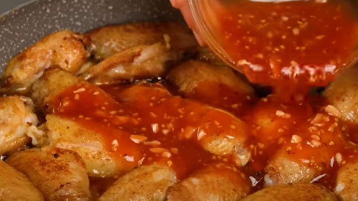 Křidélka ve sladkokyselé omáčce