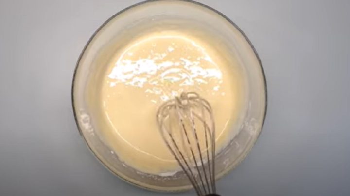 Borůvkový koláč s drobenkou a vanilkou