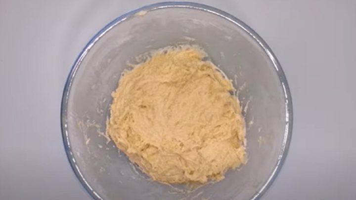 Rybízové koláčky s drobenkou