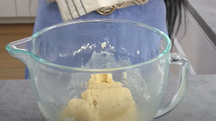 Makový koláč s marmeládou a drobenkou