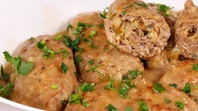 Šťavnaté šišky z mletého masa plněné slaninou